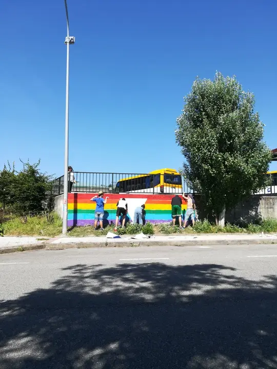<p>Galiza Nova do Baixo Mi&ntilde;o realizou un mural reivindicativo sobre o&nbsp;dereito &aacute; diversidade sexual. O mural foi realizado en Tui.</p>
