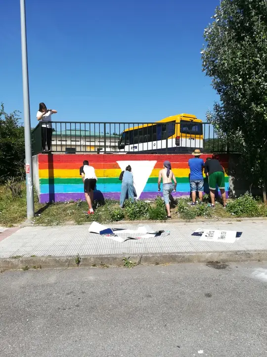 <p>Galiza Nova do Baixo Mi&ntilde;o realizou un mural reivindicativo sobre o&nbsp;dereito &aacute; diversidade sexual. O mural foi realizado en Tui.</p>
