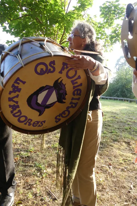 <p>Todos os anos na comarca do Baixo Mi&ntilde;o celebramos a nosa Festa Nacionalista. Un momento de convivio, de reflexi&oacute;n pol&iacute;tica, de festa, de bo comer e con boa m&uacute;sica.</p>

<p>Despois dun ano de traballo pol&iacute;tico, toca relaxarse e&nbsp;pasalo ben, para seguir traballando por este pa&iacute;s o resto do ano.&nbsp;Este ano&nbsp;celebrouse&nbsp;no Concello da Guarda, nun lugar incompar&aacute;bel ao p&eacute; do monte Trega, no lugar co&ntilde;ecido como o Monti&ntilde;o.</p>

<p>Contamos coa presenza de <strong>&Aacute;ngel Baz, portavoz municipal</strong>,<strong> Laureano Mu&iacute;&ntilde;os, Respons&aacute;bel Comarcal do BNG</strong> e&nbsp;<strong>Ana Pont&oacute;n, Portavoz Nacional do BNG</strong>, que compartiron&nbsp;con n&oacute;s este d&iacute;a de festa...</p>

<p><a href="http://baixominho.bng.gal/estaticas/festa-nacionalista-do-baixo-mino-2017.html">http://baixominho.bng.gal/estaticas/festa-nacionalista-do-baixo-mino-2017.html</a></p>
