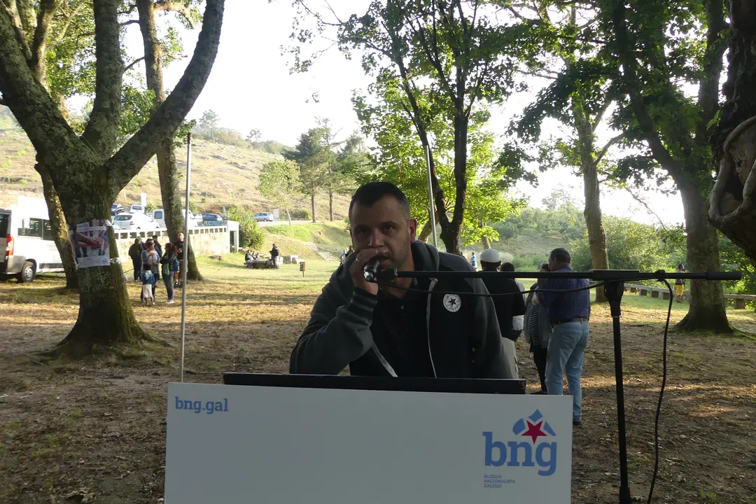 <p>Todos os anos na comarca do Baixo Mi&ntilde;o celebramos a nosa Festa Nacionalista. Un momento de convivio, de reflexi&oacute;n pol&iacute;tica, de festa, de bo comer e con boa m&uacute;sica.</p>

<p>Despois dun ano de traballo pol&iacute;tico, toca relaxarse e&nbsp;pasalo ben, para seguir traballando por este pa&iacute;s o resto do ano.&nbsp;Este ano&nbsp;celebrouse&nbsp;no Concello da Guarda, nun lugar incompar&aacute;bel ao p&eacute; do monte Trega, no lugar co&ntilde;ecido como o Monti&ntilde;o.</p>

<p>Contamos coa presenza de <strong>&Aacute;ngel Baz, portavoz municipal</strong>,<strong> Laureano Mu&iacute;&ntilde;os, Respons&aacute;bel Comarcal do BNG</strong> e&nbsp;<strong>Ana Pont&oacute;n, Portavoz Nacional do BNG</strong>, que compartiron&nbsp;con n&oacute;s este d&iacute;a de festa...</p>

<p><a href="http://baixominho.bng.gal/estaticas/festa-nacionalista-do-baixo-mino-2017.html">http://baixominho.bng.gal/estaticas/festa-nacionalista-do-baixo-mino-2017.html</a></p>
