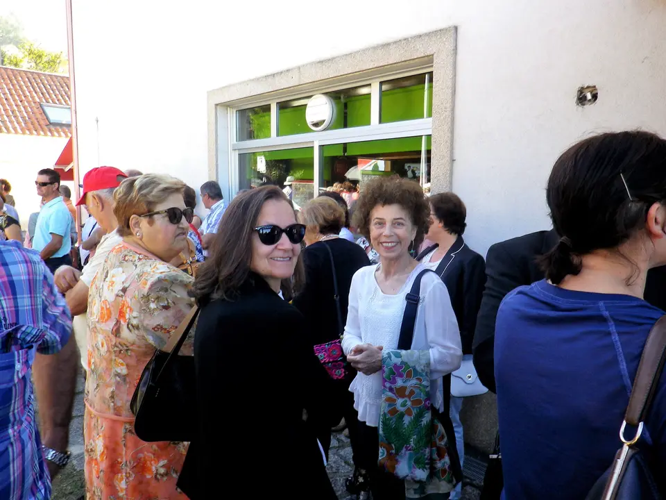 <p>Conxunto de fotograf&iacute;as do acto na inauguraci&oacute;n da Praza Xulia Su&aacute;rez celebrado o 29 de outubro, que exerceu de matrona no concello de Oia. Muller nacionalista e militante do BNG, que sempre estivo na loita social, enfront&aacute;ndose as inxustizas e levando a s&uacute;a profisi&oacute;n no coraz&oacute;n.</p>
