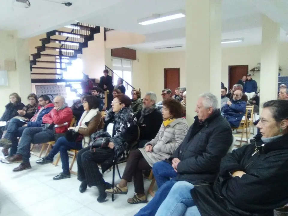 <p>Imaxes do acto celebrado en Oia baixo o t&iacute;tulo<strong> "O futuro do monte galego"</strong>, no que interviron: <strong>Paula soto</strong>, respons&aacute;bel local do BNG en Oia, <strong>Xos&eacute; Luis Rivas "Mini</strong>", deputado do BNG&nbsp;no Parlamento galego &nbsp;e <strong>Xos&eacute; Alfredo Pereira</strong>, presidente da Organizaci&oacute;n Galega de Montes.</p>
