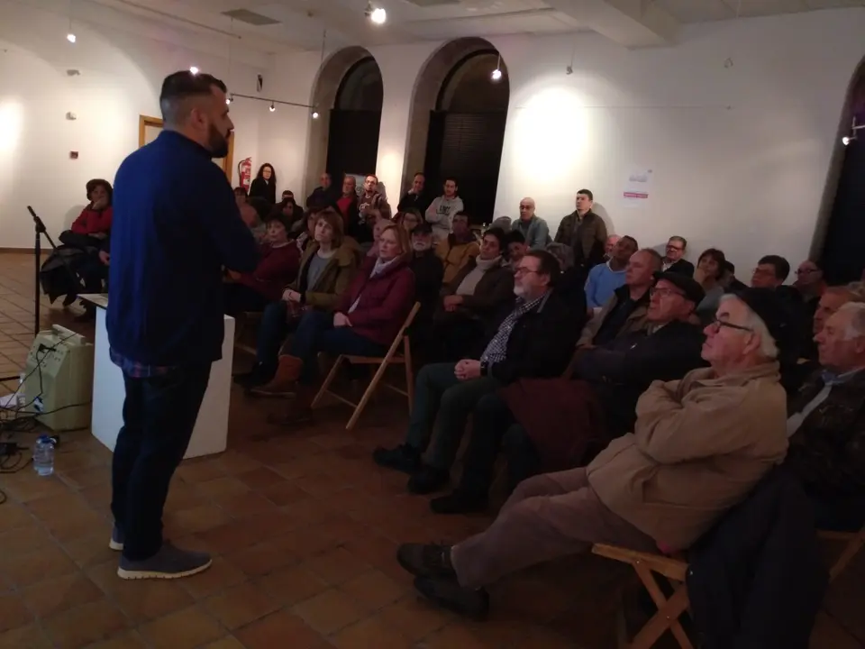 <p>Imaxes do acto celebrado na Guarda co&nbsp;t&iacute;tulo&nbsp;<strong>"Concepci&oacute;n Arenal, Sentido &Uacute;nico"</strong>, no que interviron: <strong>Xan Lois Lomba</strong>, concelleiro do BNG na Guarda&nbsp;e&nbsp;<strong>Anxo Baz, portavoz municipal do BNG.</strong></p>

<p>&nbsp;</p>

<p>&nbsp;</p>

<p>&nbsp;</p>
