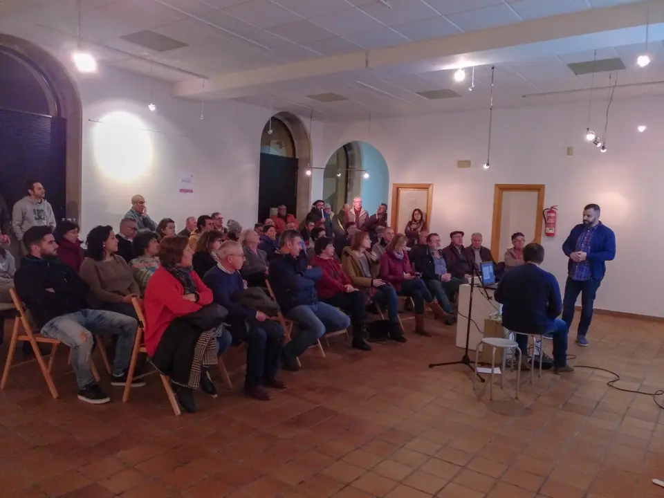 <p>Imaxes do acto celebrado na Guarda co&nbsp;t&iacute;tulo&nbsp;<strong>"Concepci&oacute;n Arenal, Sentido &Uacute;nico"</strong>, no que interviron: <strong>Xan Lois Lomba</strong>, concelleiro do BNG na Guarda&nbsp;e&nbsp;<strong>Anxo Baz, portavoz municipal do BNG.</strong></p>

<p>&nbsp;</p>

<p>&nbsp;</p>

<p>&nbsp;</p>
