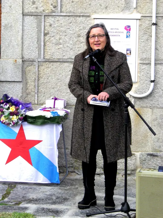 <p>Escolma de fotograf&iacute;as do acto po&eacute;tico musical celebrado na praza da matrona Xulia Su&aacute;rez de Oia co gallo do 8 de marzo D&iacute;a Internacional da Muller Traballadora.</p>
