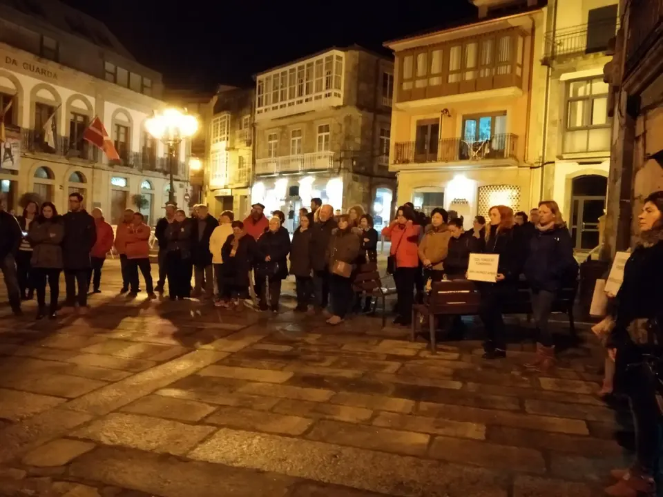 <p>Fotograf&iacute;as sobre a concentraci&oacute;n da Guarda&nbsp;en repulsa polo asasinato machista de Valga.</p>
