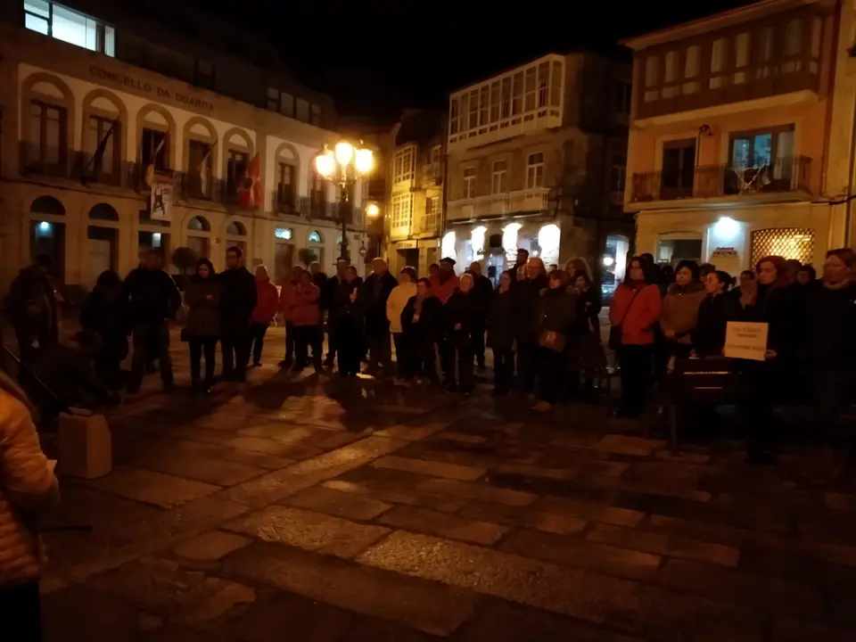 <p>Fotograf&iacute;as sobre a concentraci&oacute;n da Guarda&nbsp;en repulsa polo asasinato machista de Valga.</p>
