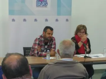 &Aacute;ngel Baz e Montse Prado nun momento da reuni&oacute;n