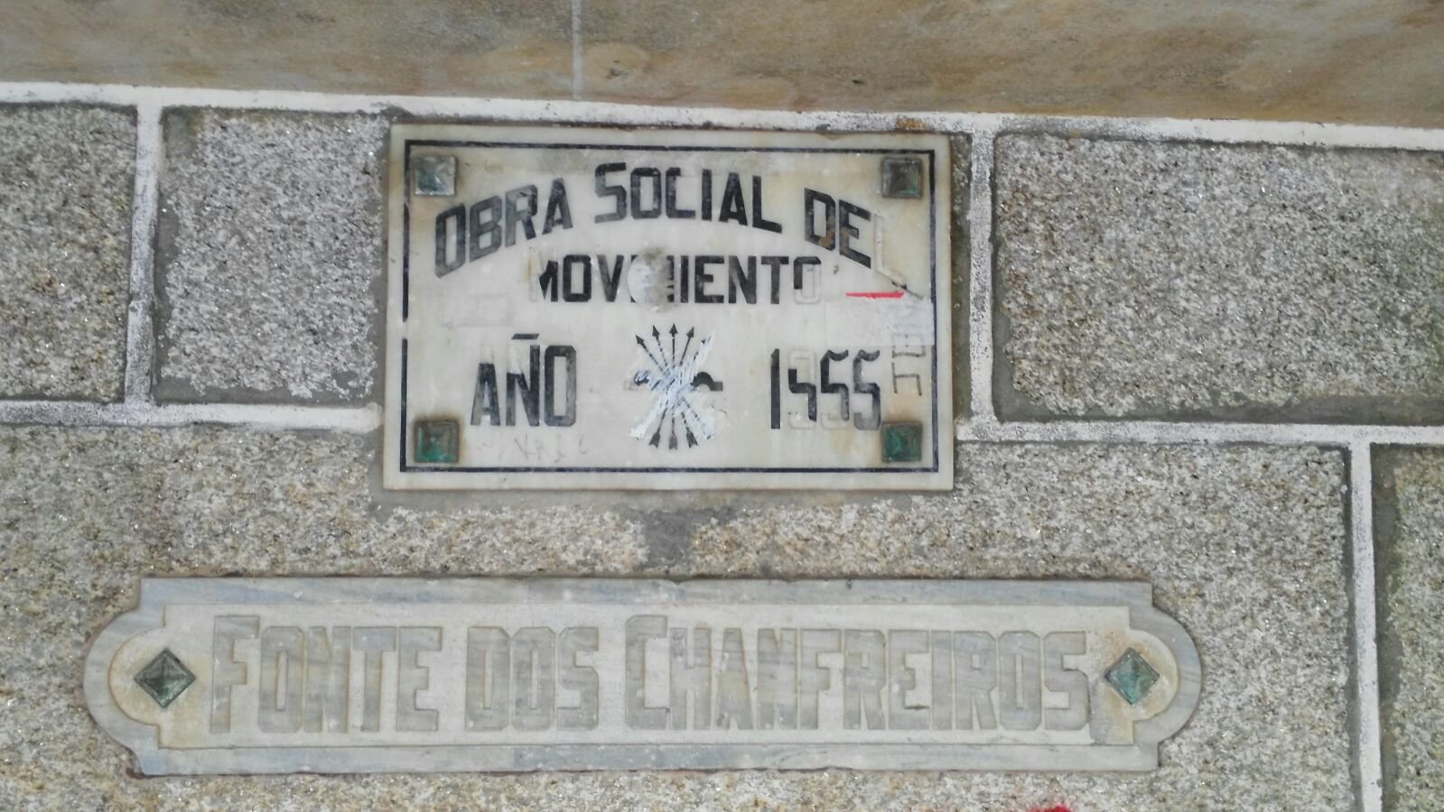 Placa na Fonte dos Chanfreiros en S Caetano